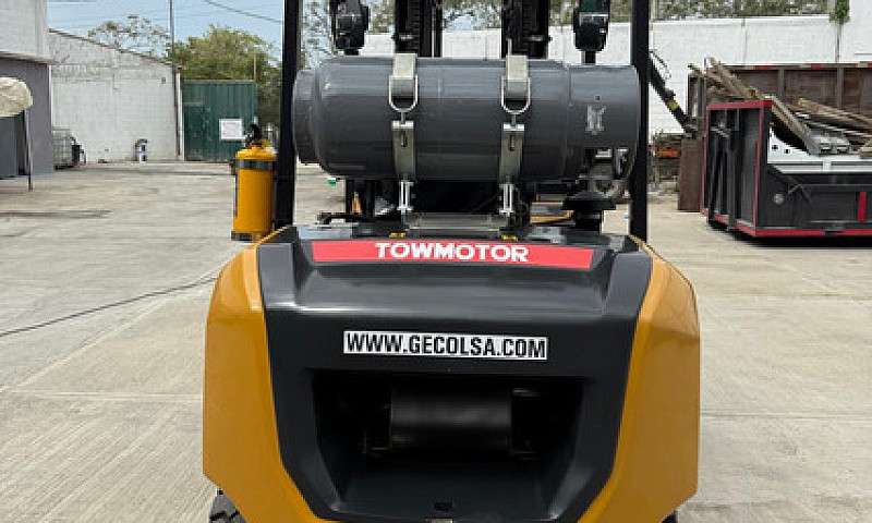 Montacargas Towmotor...