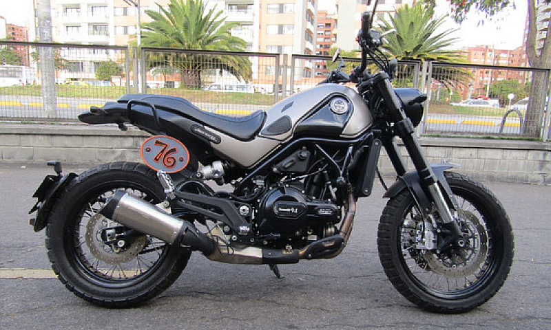 Benelli Leoncino 500...