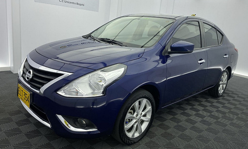 Nissan Versa 1.6 Adv...