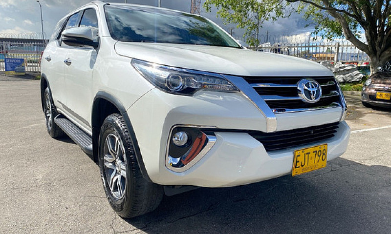 Toyota Fortuner Srv ...