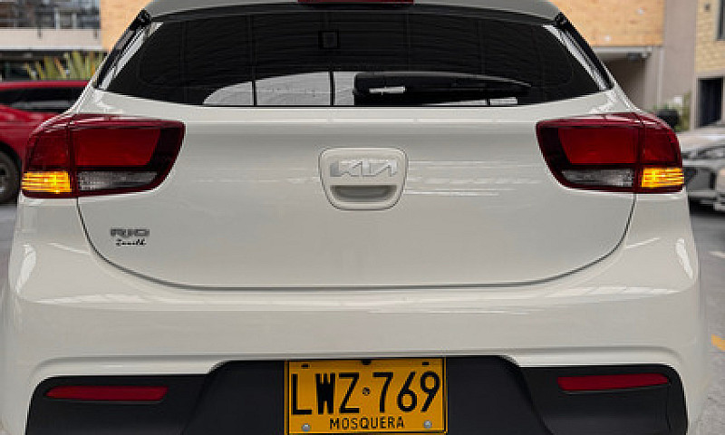 Kia Rio 1.4 Zenith A...