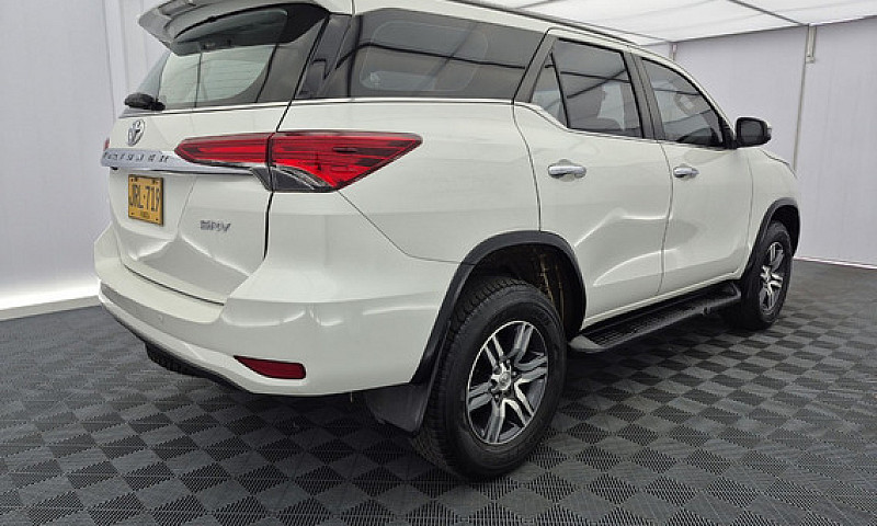 Toyota Fortuner 2.7L...