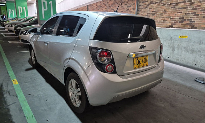 Chevrolet Sonic 1.6 ...