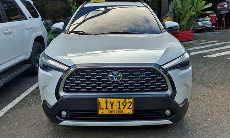 Toyota Corolla Cross...