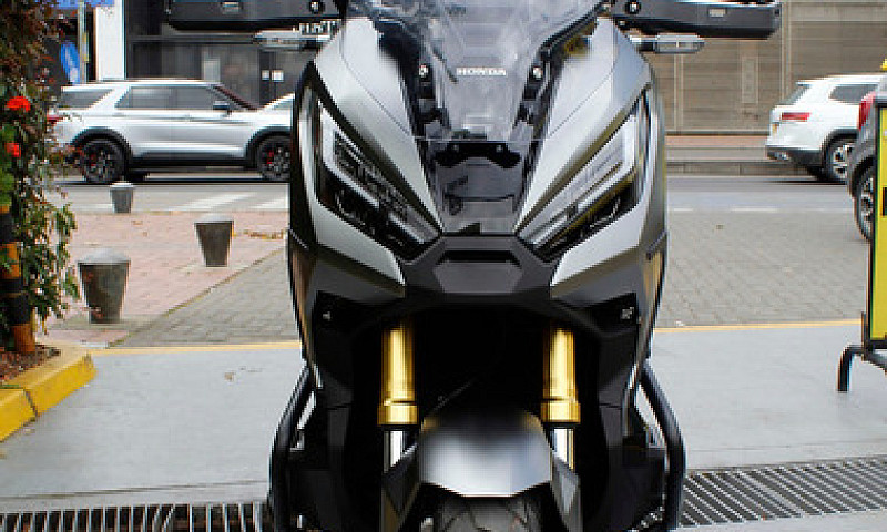 Honda Xadv 750...