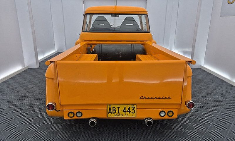 Chevroleth Apache 19...