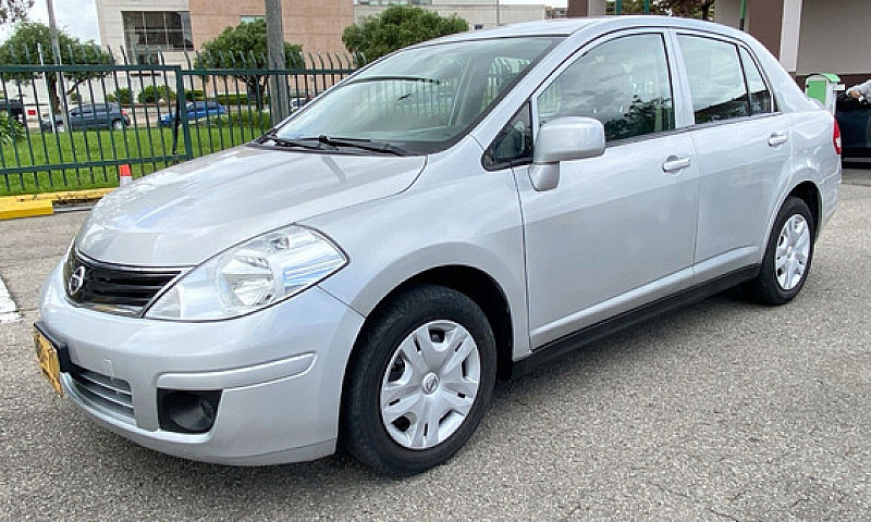 Nissan Tiida 1.8 Mii...