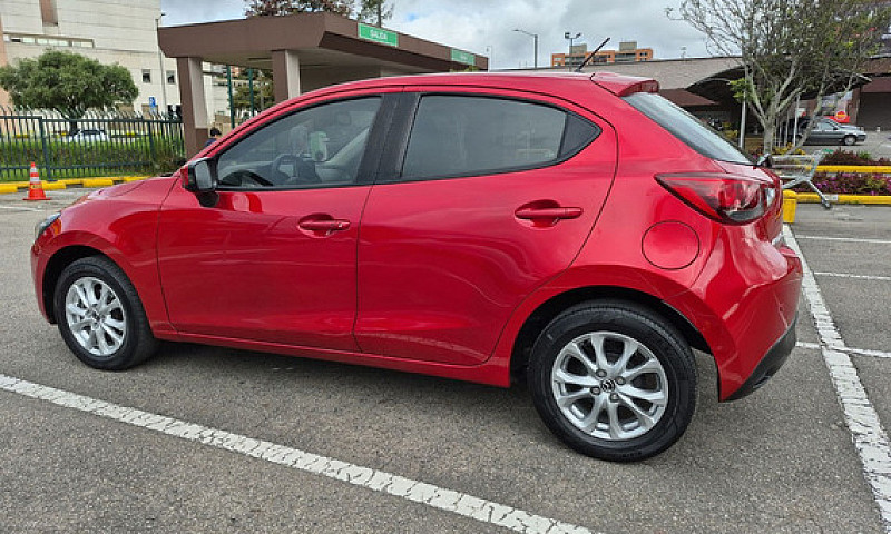 Mazda 2 1.5 Touring...