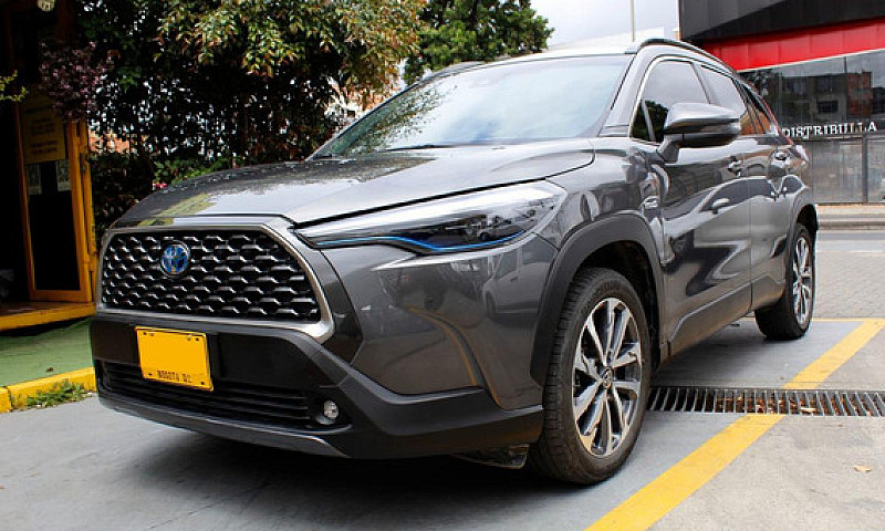 Toyota Corolla Cross...