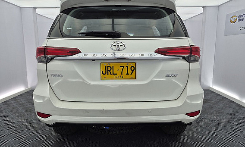 Toyota Fortuner 2.7L...