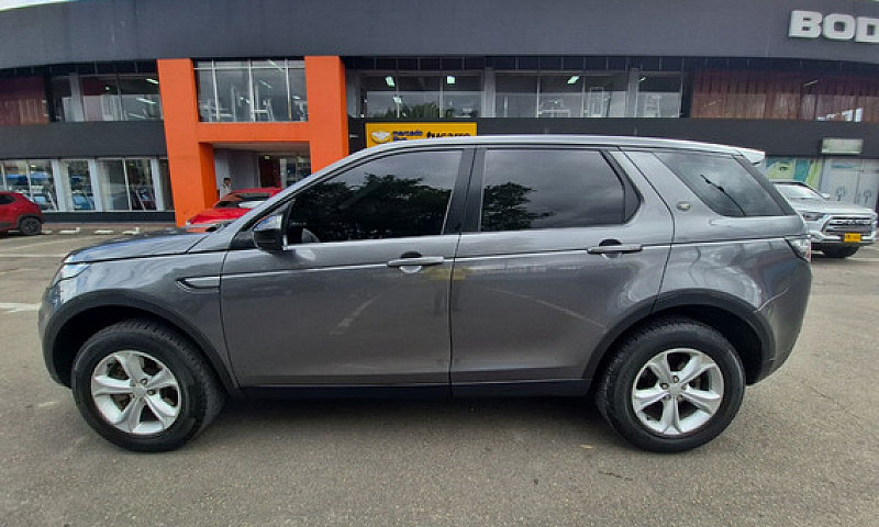 Land Rover Discovery...