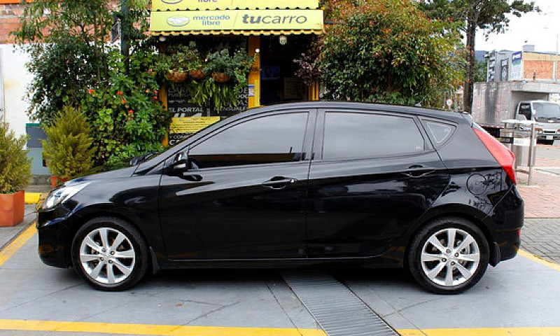 Hyundai Accent 1.6  ...