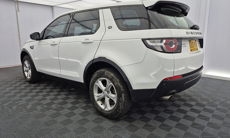 Land Rover Discovery...