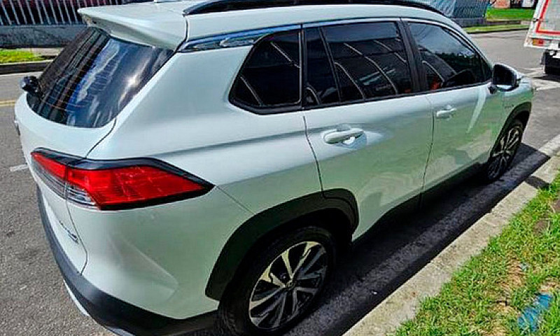 Toyota Corolla Cross...