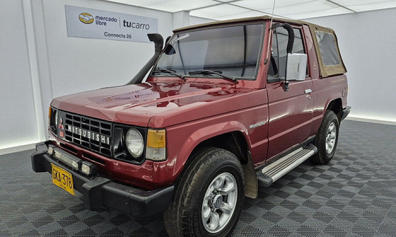 Mitsubishi Montero 2...