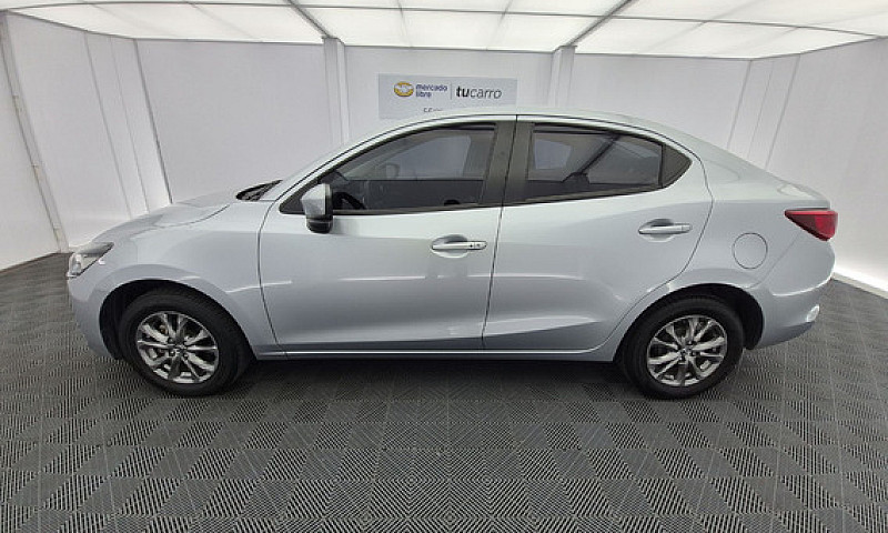 Mazda 2 1.5 Touring ...