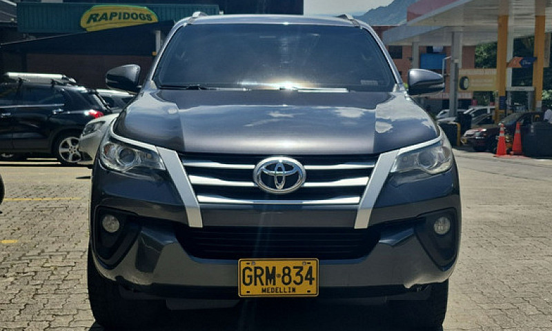 Toyota Fortuner 2.4 ...