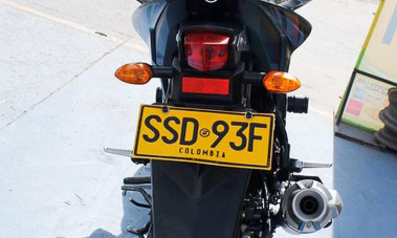 Yamaha Fzs 150 Model...