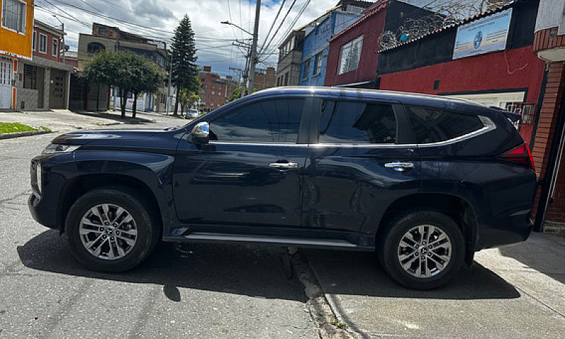 Mitsubishi Montero S...