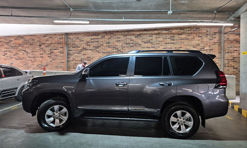 Toyota Prado 2.8 Txl...