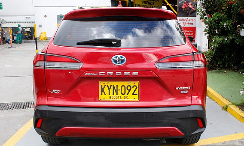 Toyota Corolla Cross...