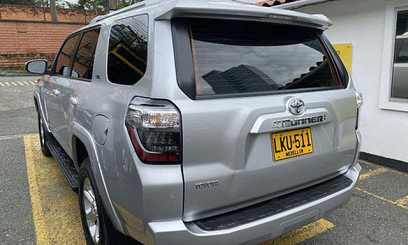 Toyota 4Runner 4.0 S...