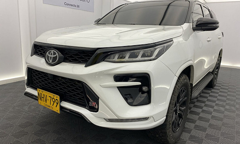 Toyota Fortuner Gr-S...