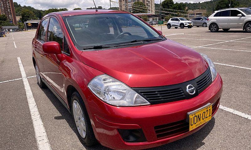Nissan Tiida 1.8 Mii...