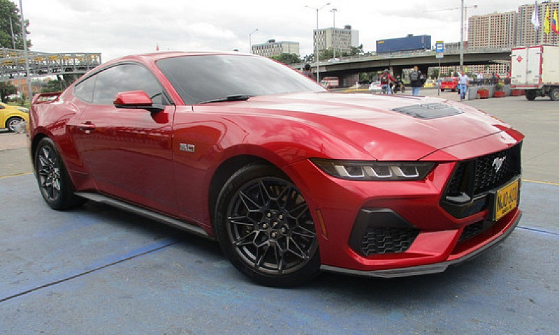 Ford Mustang Gt  5.0...