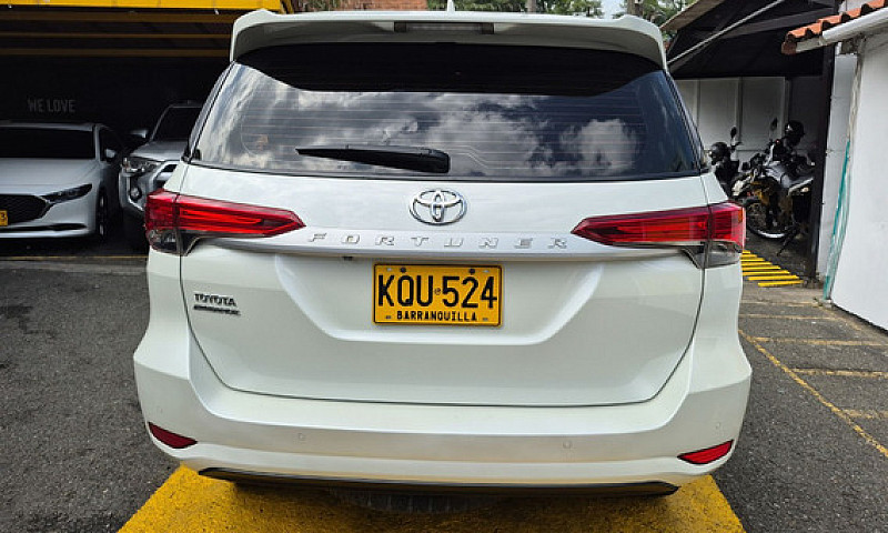 Toyota Fortuner 2.4 ...