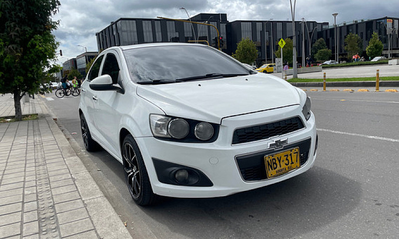 Chevrolet Sonic 1.6 ...