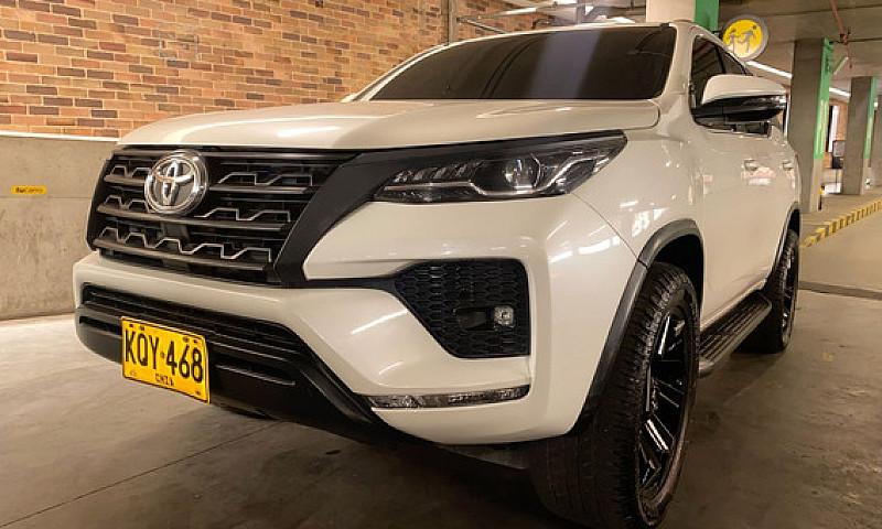 Toyota Fortuner 2.4 ...
