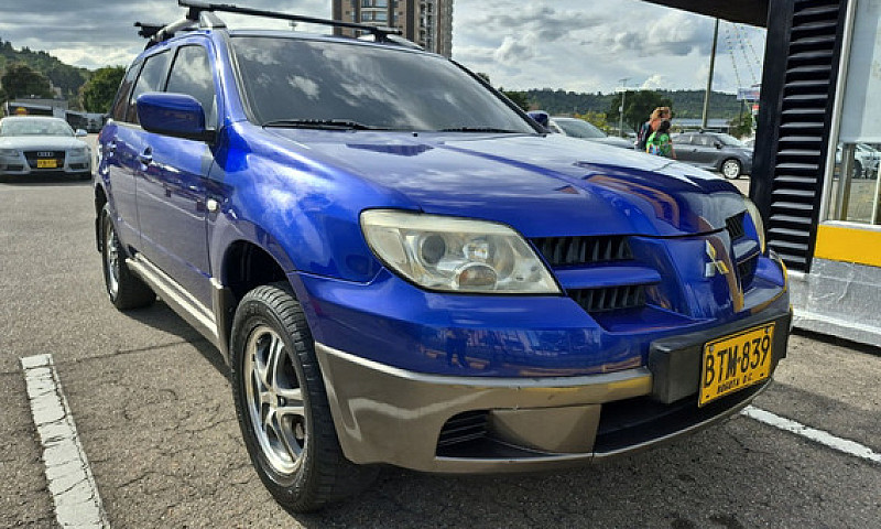 Mitsubishi Outlander...