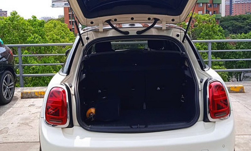 Mini Cooper F55 S Ch...