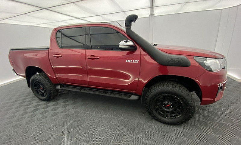 Toyota Hilux 2.8 Srx...