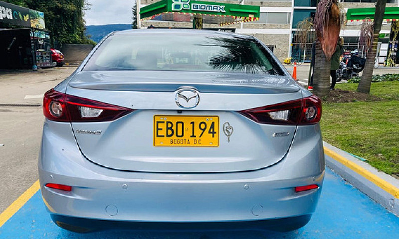 Mazda 3 2.0 Touring...
