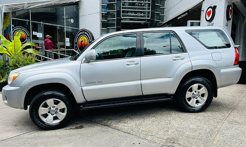 Toyota 4 Runner Acti...