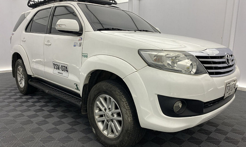 Toyota Fortuner 2.7L...