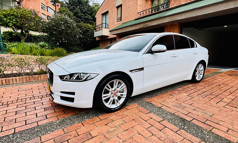 Jaguar Xe 2.0 Turbo...