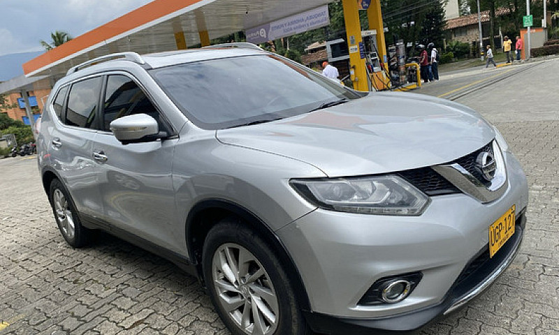 Nissan X-Trail 2.5 E...