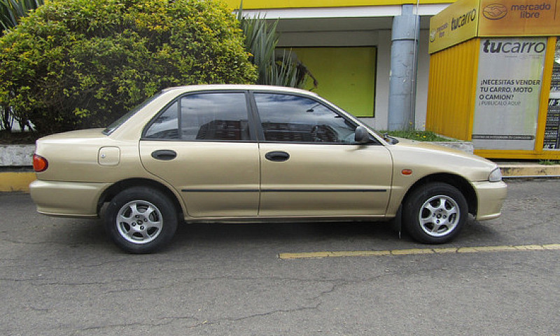 Mitsubishi Lancer 1....