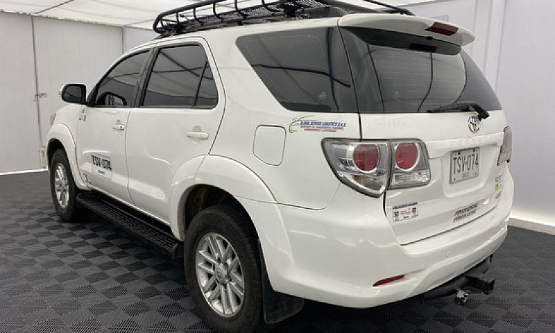 Toyota Fortuner 2.7L...