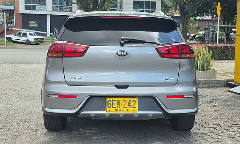 Kia Niro 1.6 Zenith ...