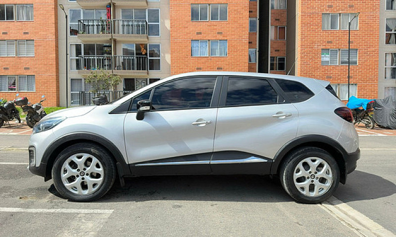 Renault Captur Zen 2...