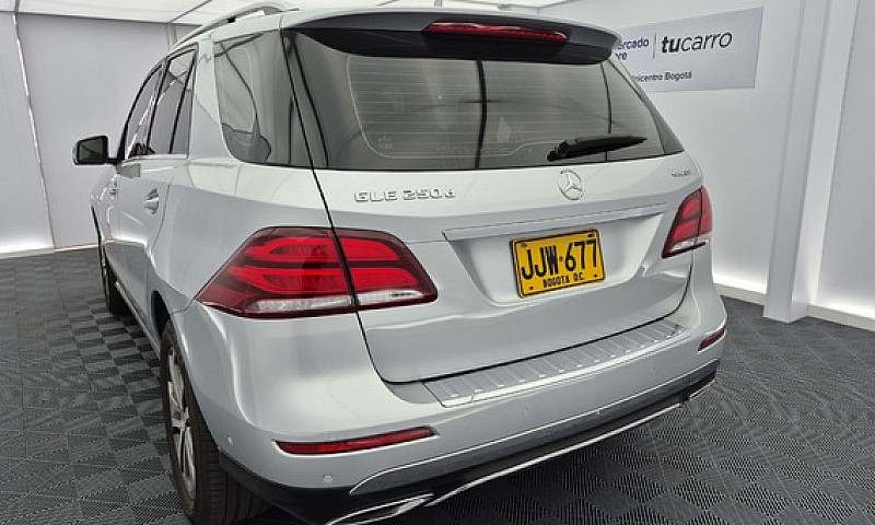 Mercedes-Benz Clase ...