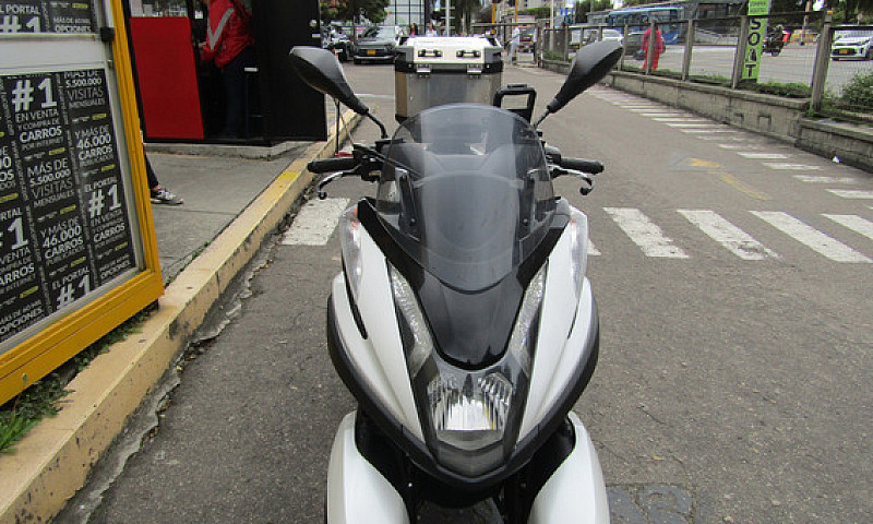 Yamaha Scooters Tric...