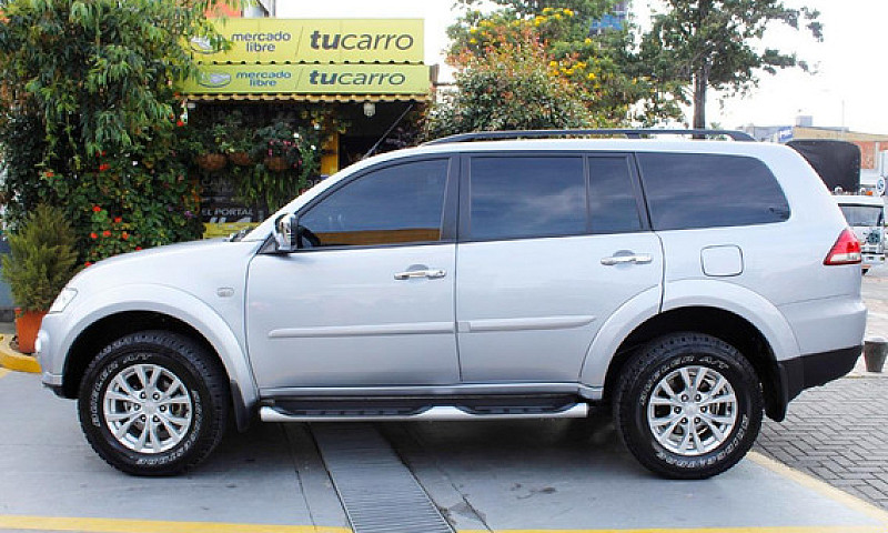 Mitsubishi Nativa 3....