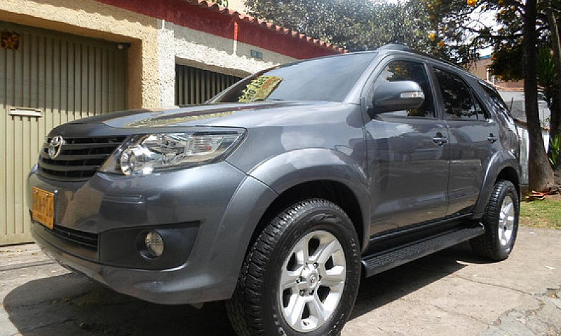 Toyota Fortuner Sr5 ...