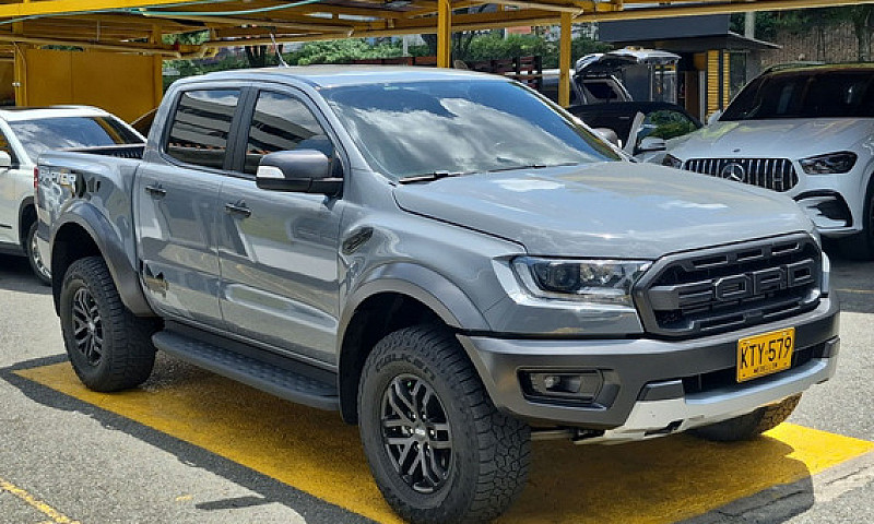 Ford Ranger Raptor 2...