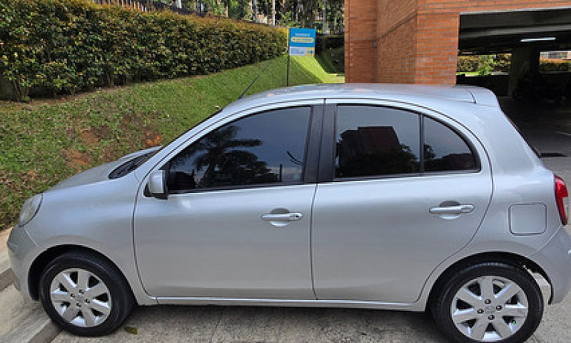 Nissan March 1.6 Adv...